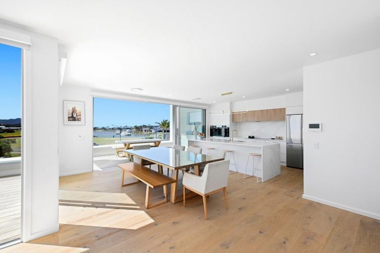 Photo of property in 8 Awatea Drive, Whitianga, 3510