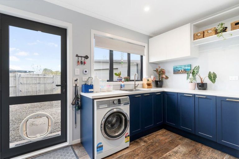 Photo of property in 7 Takahe Drive, Carterton, 5713