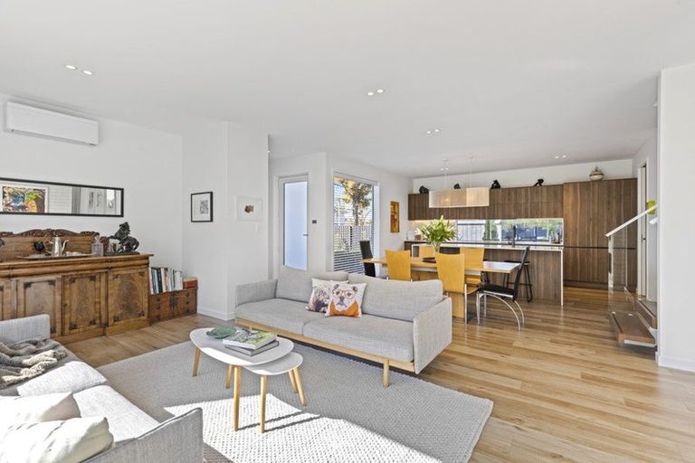 Photo of property in 17 Strowan Road, Strowan, Christchurch, 8052