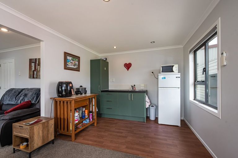 Photo of property in 54 Woodhouse Avenue, Karori, Wellington, 6012