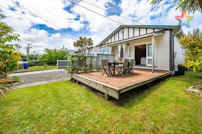 Photo of property in 40 Awamutu Grove, Waiwhetu, Lower Hutt, 5010