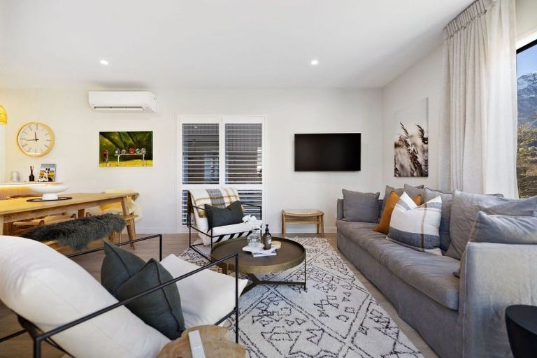 Photo of property in 9 Mulholland Drive, Jacks Point, 9371