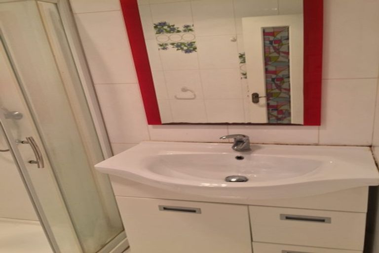 Photo of property in 31 Sequoia Place, Sunnynook, Auckland, 0620