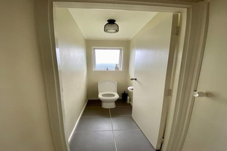 Photo of property in 20 Lipton Grove, Opaheke, Papakura, 2113