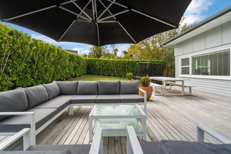 Photo of property in 3 Philip Place, Hillcrest, Auckland, 0627