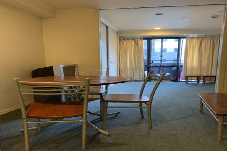 Photo of property in 3 Jessmae Place, Hillcrest, Auckland, 0627