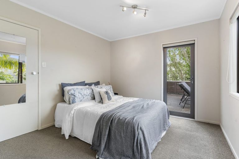 Photo of property in 22 Houston Place, Bayview, Auckland, 0629