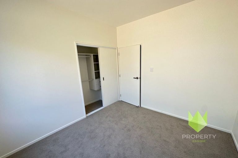 Photo of property in 20b Crestview Rise, Papakura, 2110
