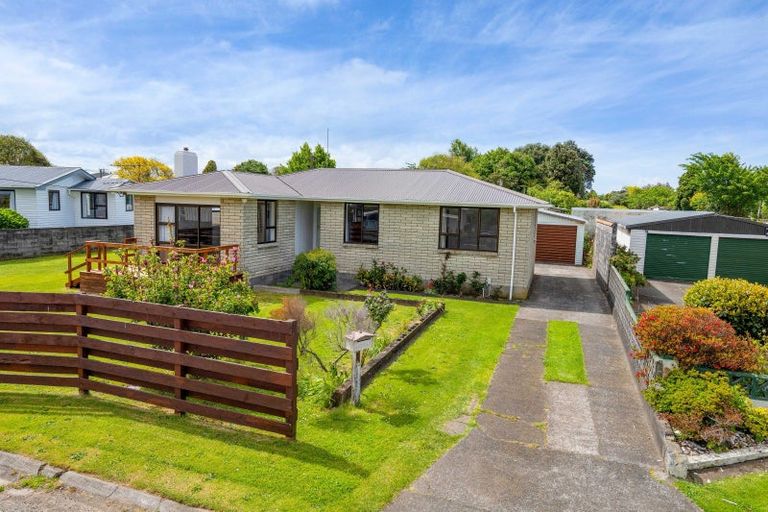 Photo of property in 72 Reid Avenue, Hawera, 4610