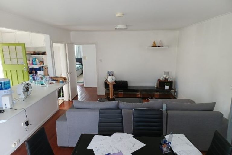Photo of property in 39 Titoki Street, Te Atatu Peninsula, Auckland, 0610