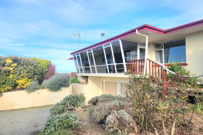 Photo of property in 27 Newcastle Street, Hampden, 9410