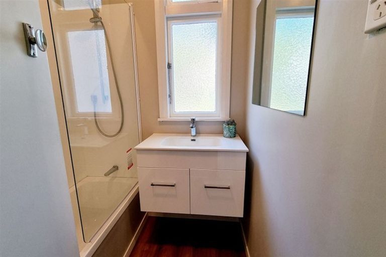 Photo of property in 94a Waikawa Road, Picton, 7220