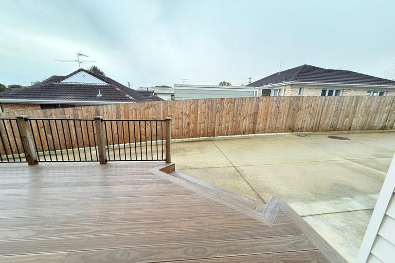 Photo of property in 30c Russell Road, Manurewa, Auckland, 2102