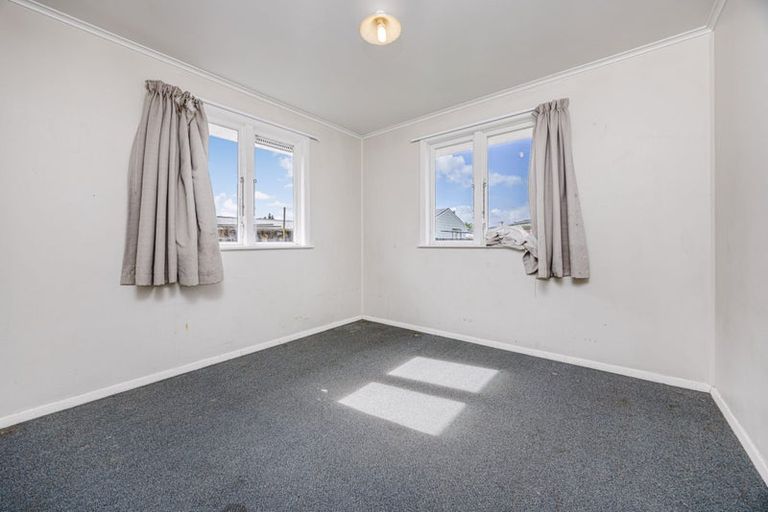 Photo of property in 38 Sutton Crescent, Papakura, 2110