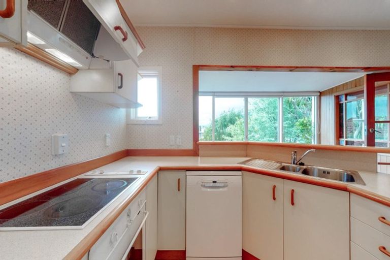 Photo of property in 451 Muritai Road, Eastbourne, Lower Hutt, 5013