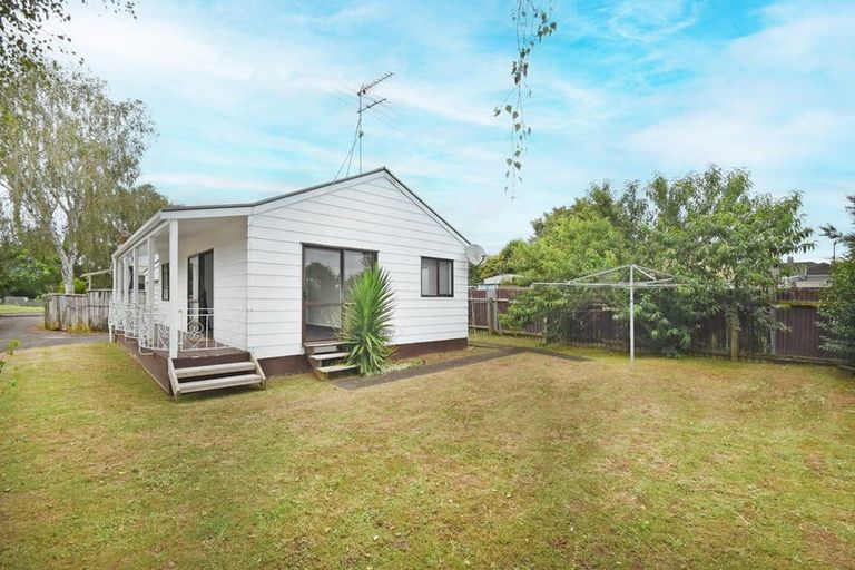 Photo of property in 2/87 Kayes Road, Pukekohe, 2120