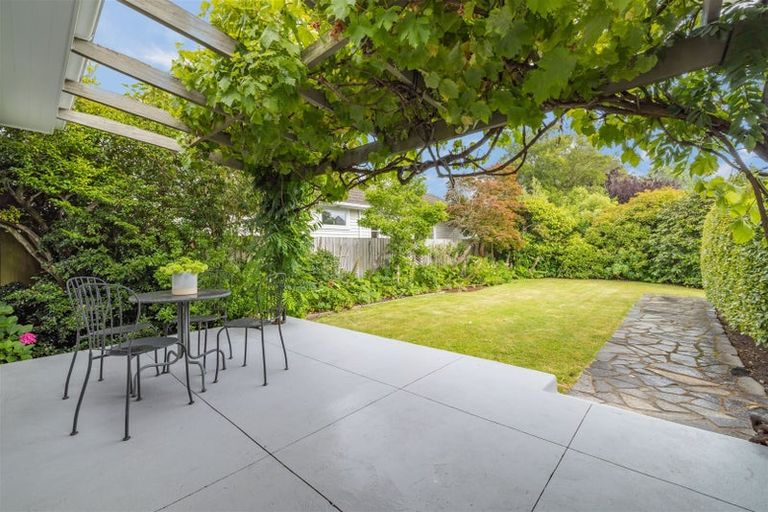 Photo of property in 10 Joyce Crescent, Ilam, Christchurch, 8041