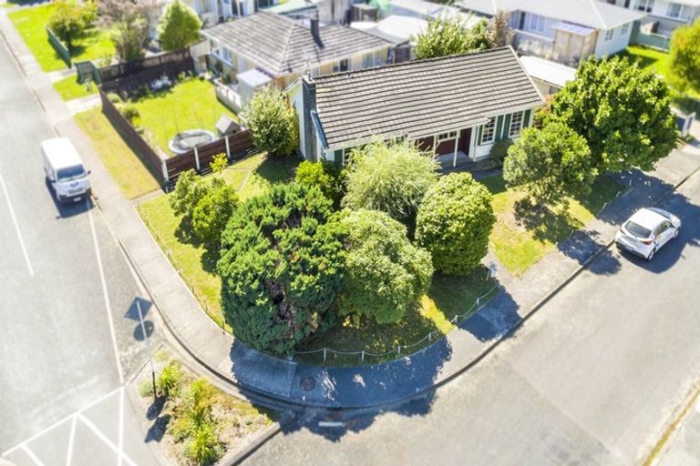 Photo of property in 62 Hillside Drive, Maoribank, Upper Hutt, 5018