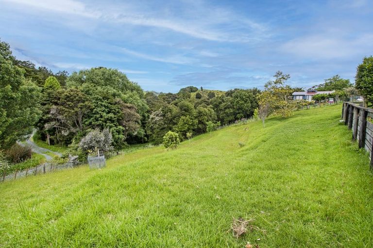 Photo of property in 37 Pahi Road, Paparoa, 0571