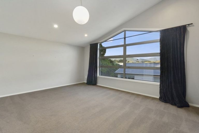 Photo of property in 17 Kennedy Place, Waikanae Beach, Waikanae, 5036