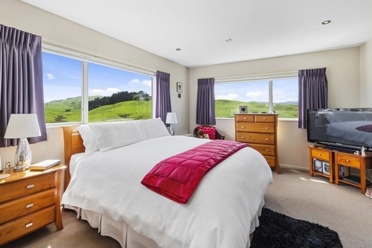 Photo of property in 71 Saint Ives Drive, Camborne, Porirua, 5026