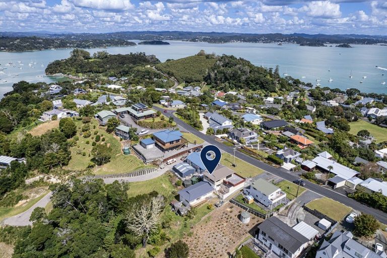 Photo of property in 10 Gould Street, Russell, 0202