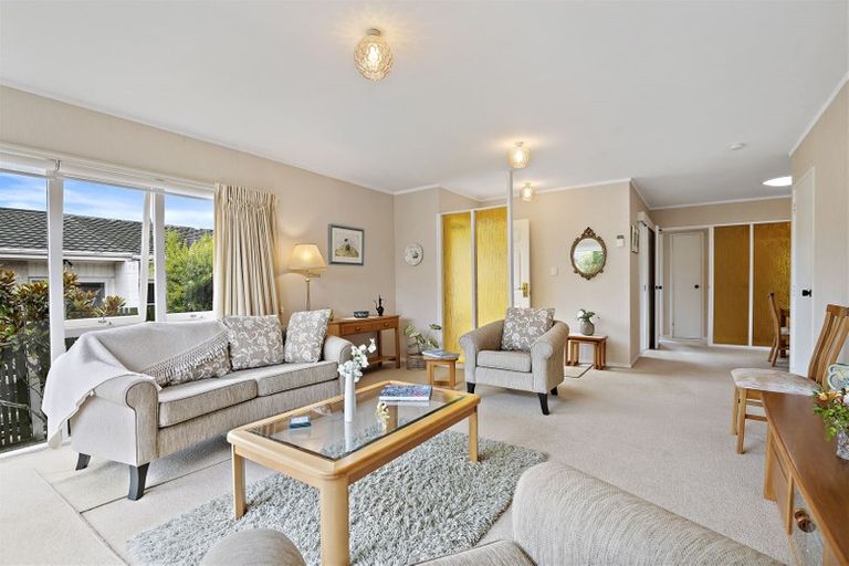 Photo of property in 8a Levaut Place, Half Moon Bay, Auckland, 2012