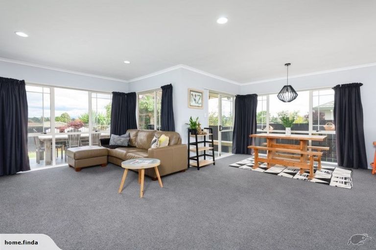 Photo of property in 12 Ridgemount Terrace, Welcome Bay, Tauranga, 3112