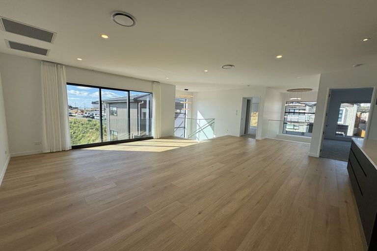 Photo of property in 32 Ridgehill Rise, Flat Bush, 2019