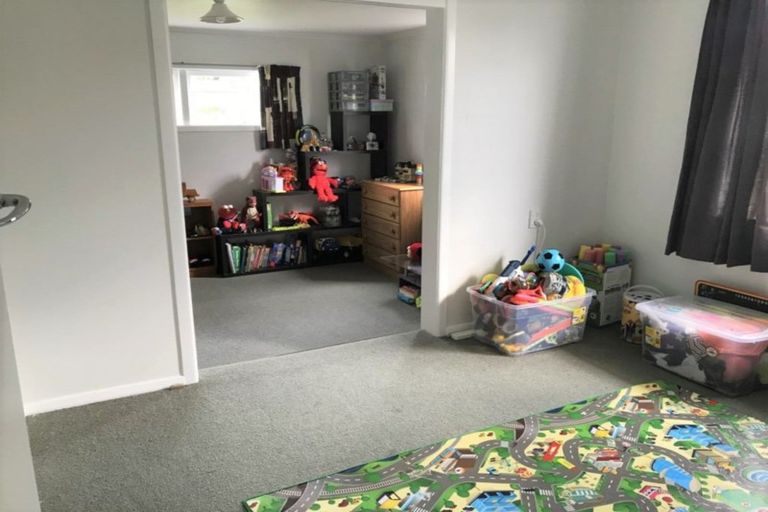 Photo of property in 61 Mako Mako Road, Levin, 5510