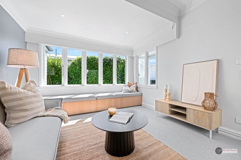 Photo of property in 10 Birdwood Road, Waterloo, Lower Hutt, 5011