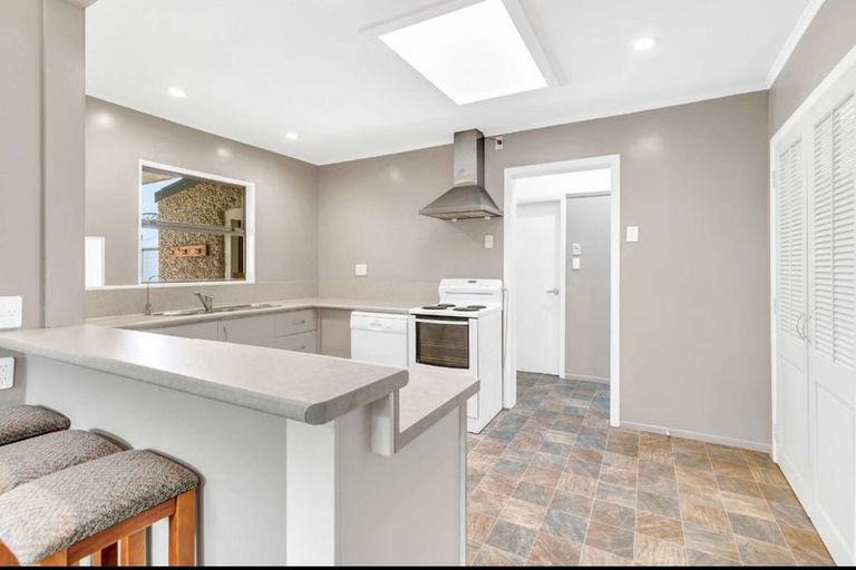 Photo of property in 87 Queen Street West, Levin, 5510