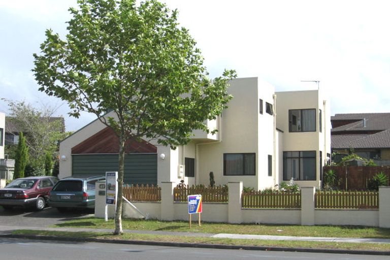 Photo of property in 49 Marina View Drive, West Harbour, Auckland, 0618