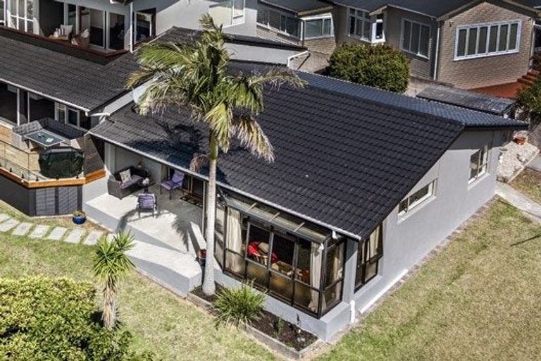 Photo of property in 10 Sea View Terrace, Cockle Bay, Auckland, 2014