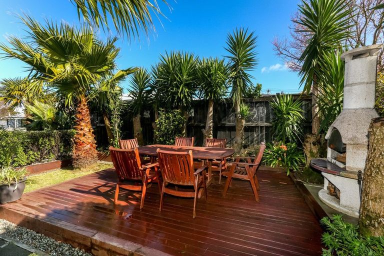 Photo of property in 9a Turehu Street, Merrilands, New Plymouth, 4312