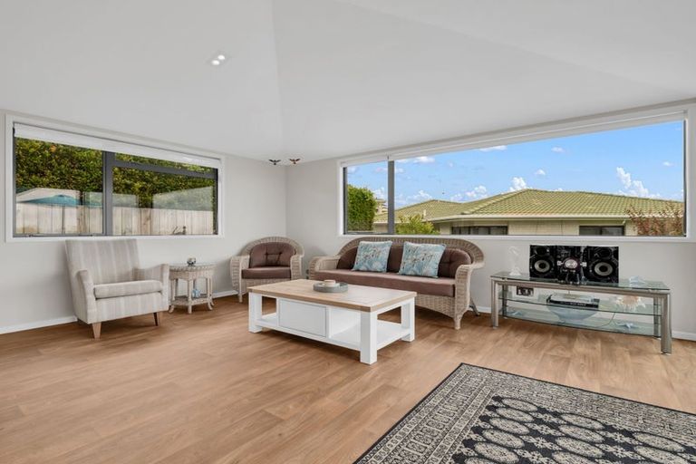 Photo of property in 86 Tiri Road, Tindalls Beach, Whangaparaoa, 0930