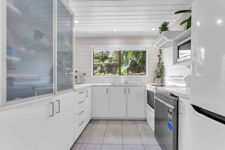 Photo of property in 2/7 Mccall Place, Opaheke, Papakura, 2113