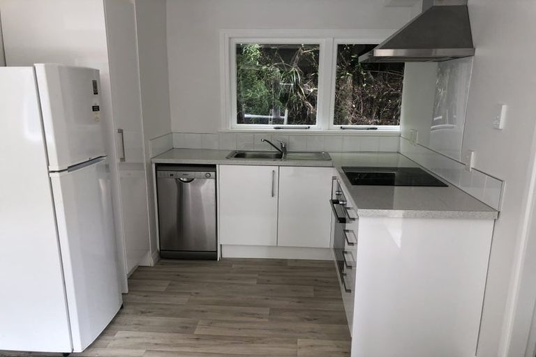 Photo of property in 4/8 Kaitawa Road, York Bay, Lower Hutt, 5013