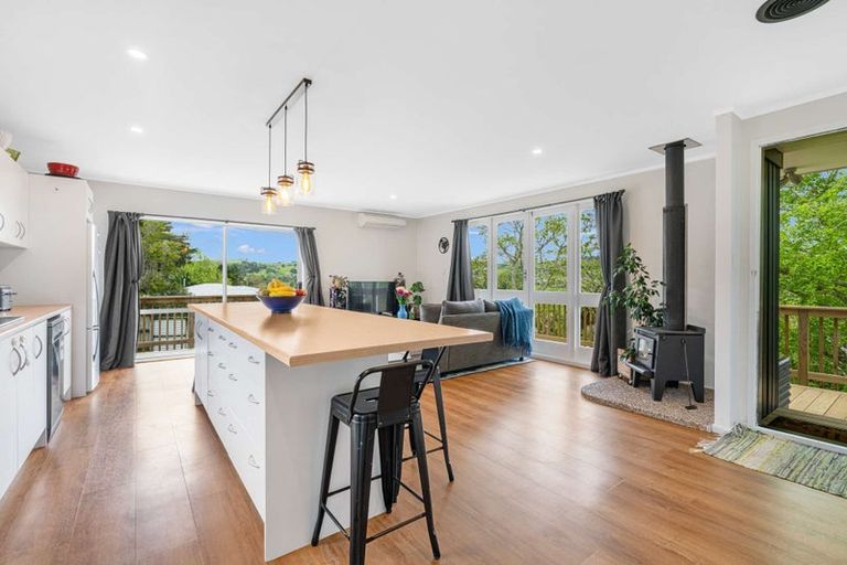 Photo of property in 14 View Street, Maungaturoto, 0520