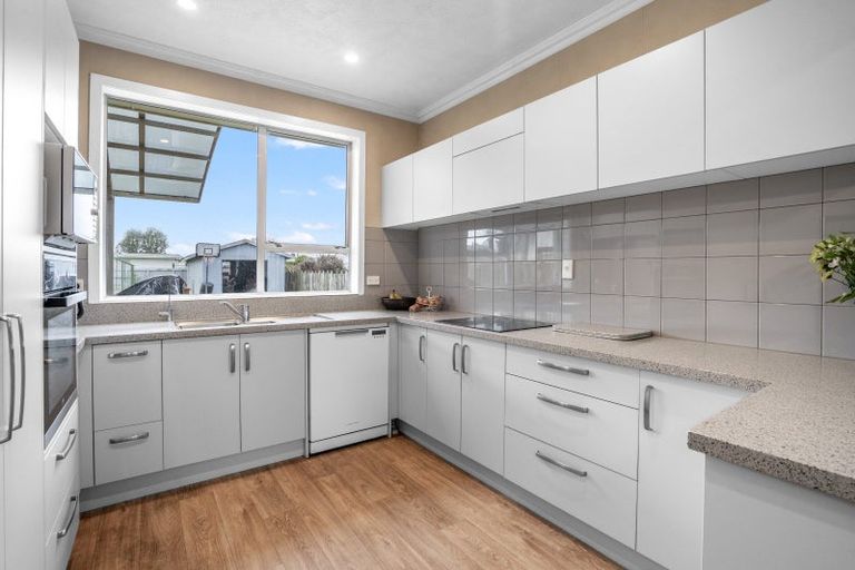 Photo of property in 28 Church Street, Winton, 9720