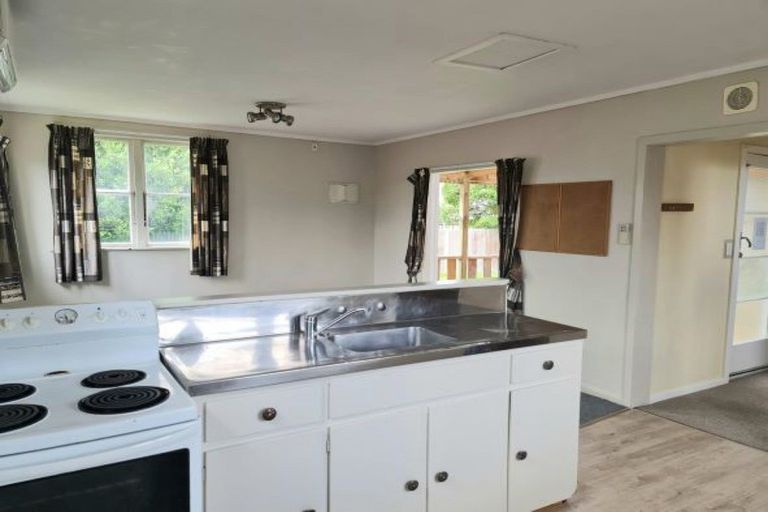 Photo of property in 12a Hokio Beach Road, Levin, 5510