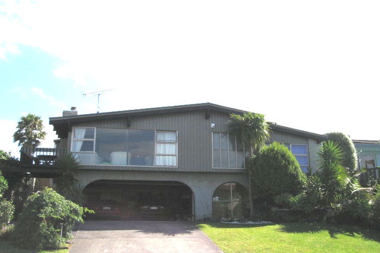 Photo of property in 4 Peregrine Place, Birkenhead, Auckland, 0626