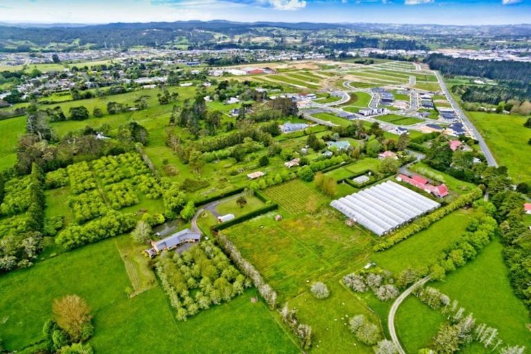 Photo of property in 108 Station Road, Kumeu, 0891
