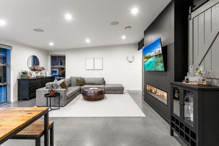 Photo of property in 261 Lakes Boulevard, Pyes Pa, Tauranga, 3112