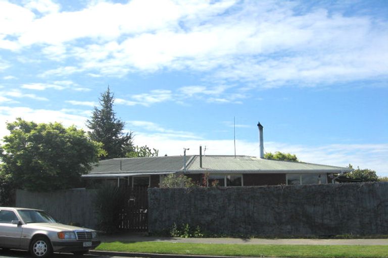 Photo of property in 60 Martbern Crescent, Bishopdale, Christchurch, 8053