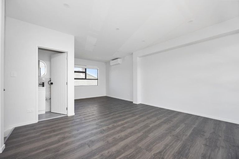 Photo of property in 3/3153 Great North Road, New Lynn, Auckland, 0600