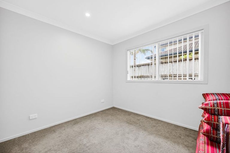 Photo of property in 37 Riverglade Parkway, Te Atatu South, Auckland, 0610