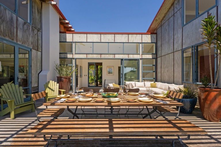 Photo of property in 92 Hahei Beach Road, Hahei, Whitianga, 3591