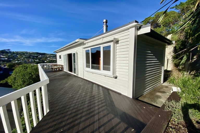 Photo of property in 112 Eden Street, Island Bay, Wellington, 6023