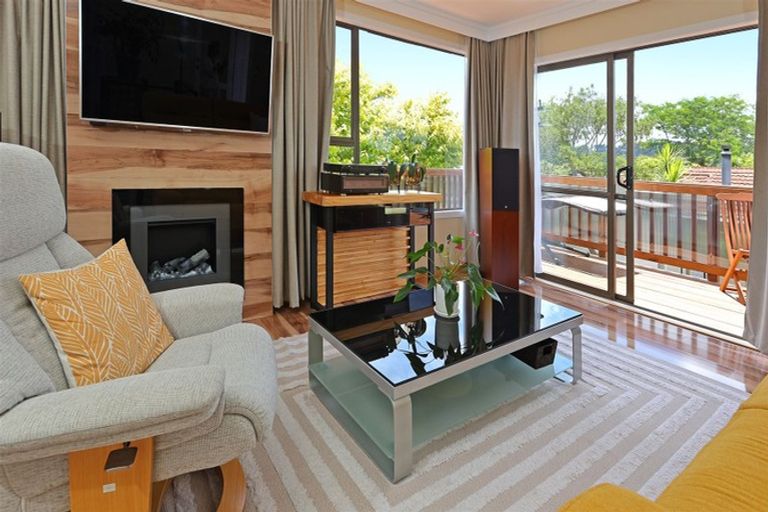 Photo of property in 1/56 Woodglen Road, Glen Eden, Auckland, 0602